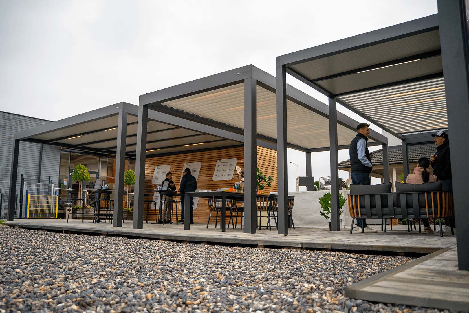 Graz Showroom horizontal 16 tiny (1)