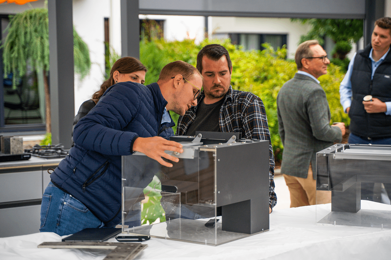 Graz Showroom horizontal 16 tiny (2)