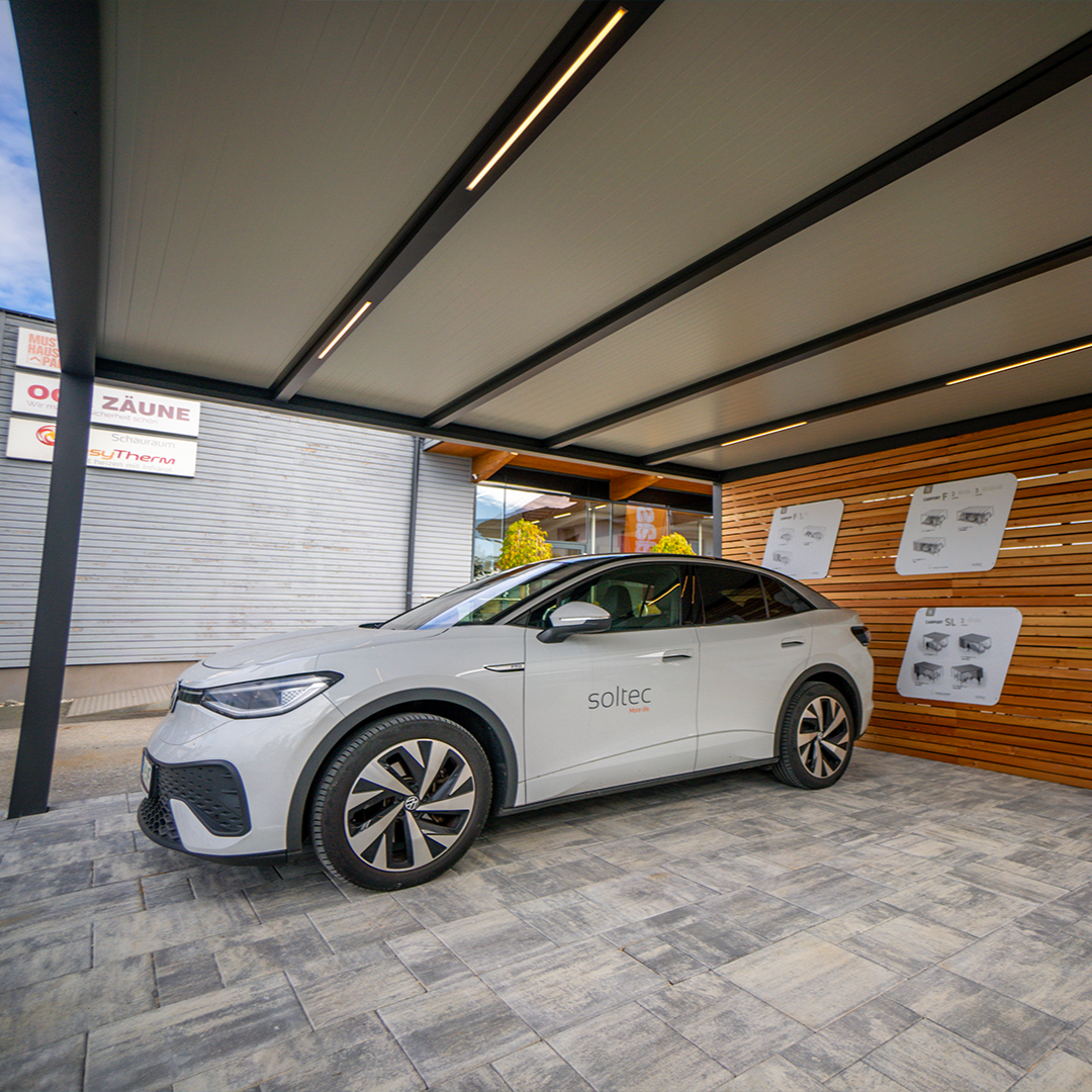 Graz Showroom horizontal 36