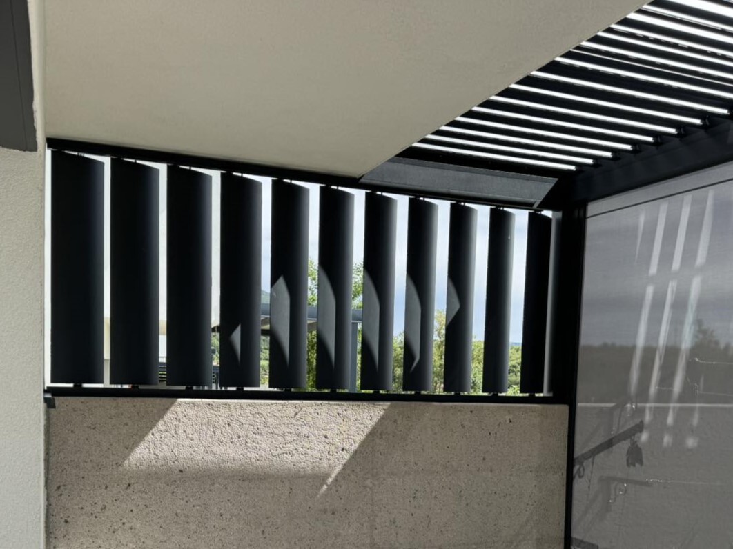 pergola-170-28-type-2-zip-roller-blinds-sunbreakers-slovenia (1)