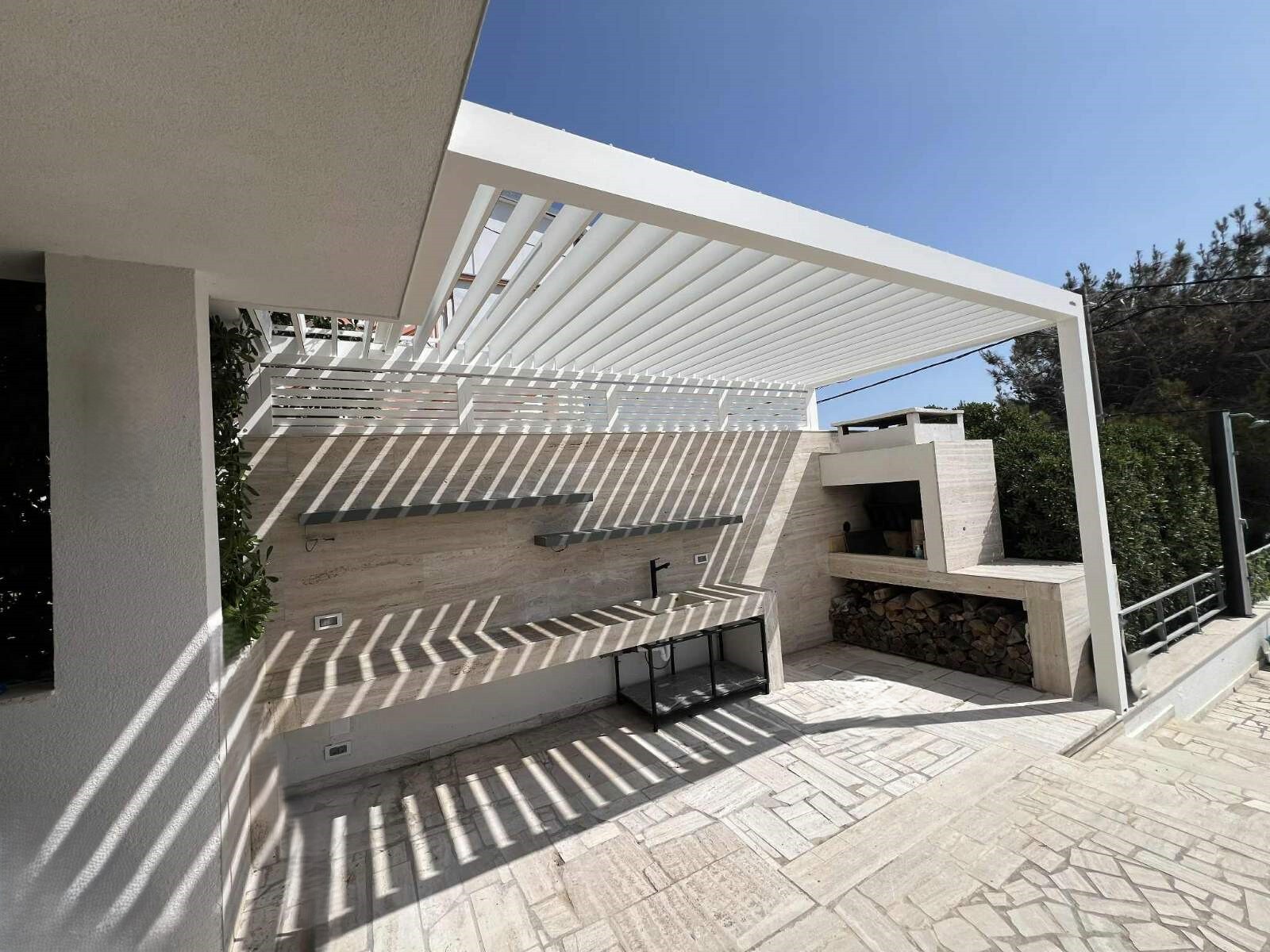 pergola-soltec-170-28-type-7-fixed-panels-white-croatia (2)