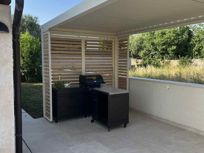 pergola-soltec-170-28-type-7-fixed-panels-white-croatia (3)