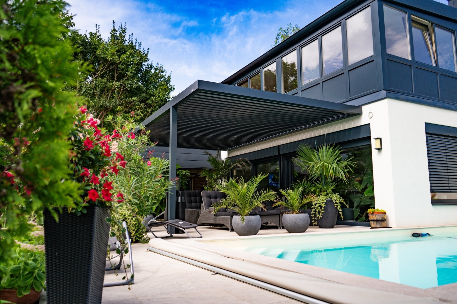 soltec-pergola-bazen-antracit